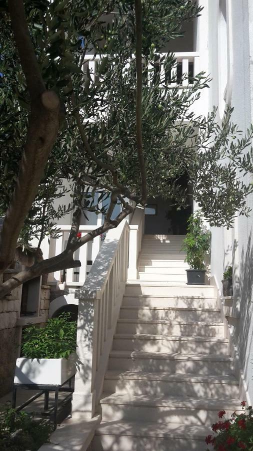 As Brela Hotel Exterior photo